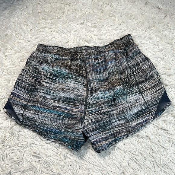 Lululemon Hotty Hot Short *Long 4" Digital Oasis Grey Multi / True Navy - Picture 5 of 6